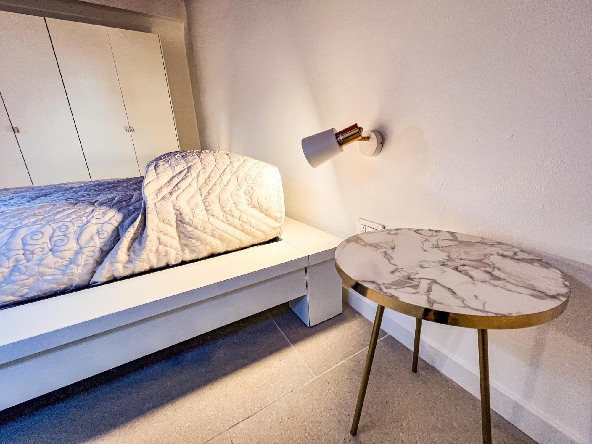 Bed & Breakfast House *